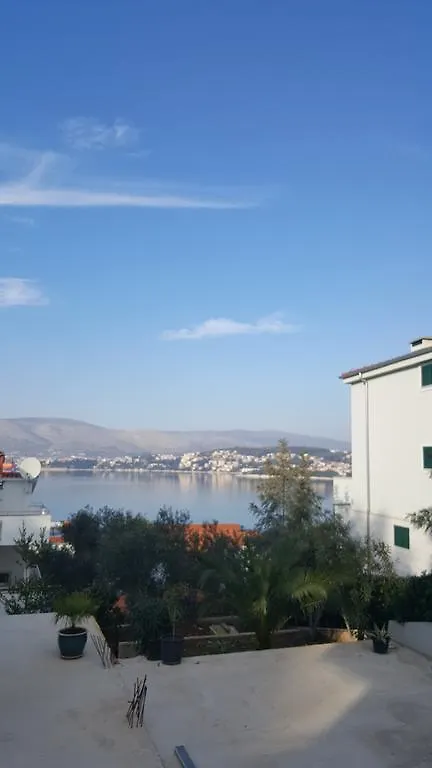 Apartman Tamara Traù 0*,